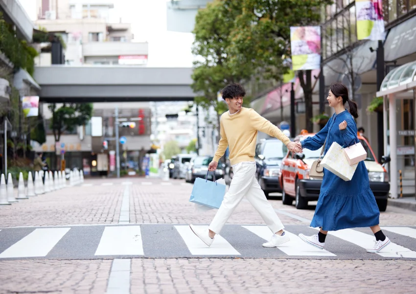 couple crossing japan