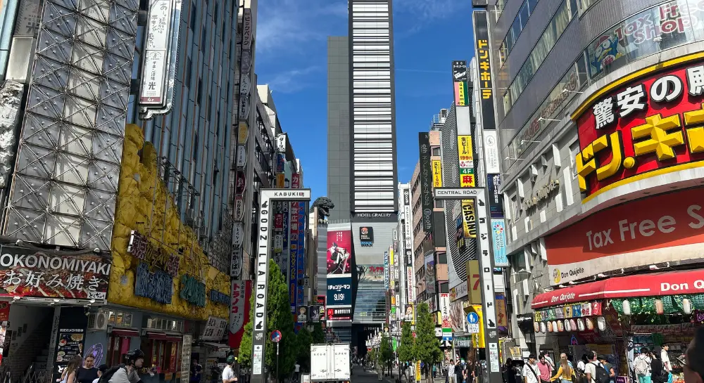 Shinjuku Kabuki-cho shot